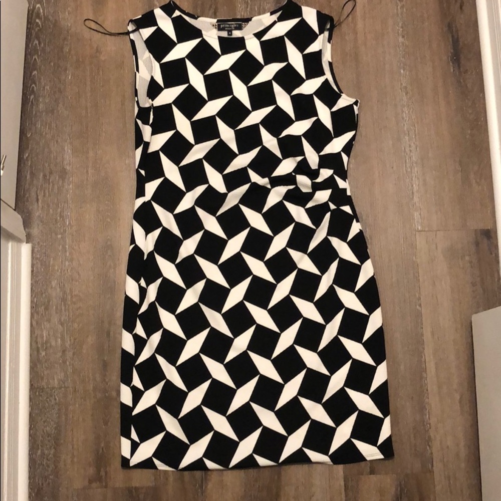 Black/White Sleeveless Summer Dress